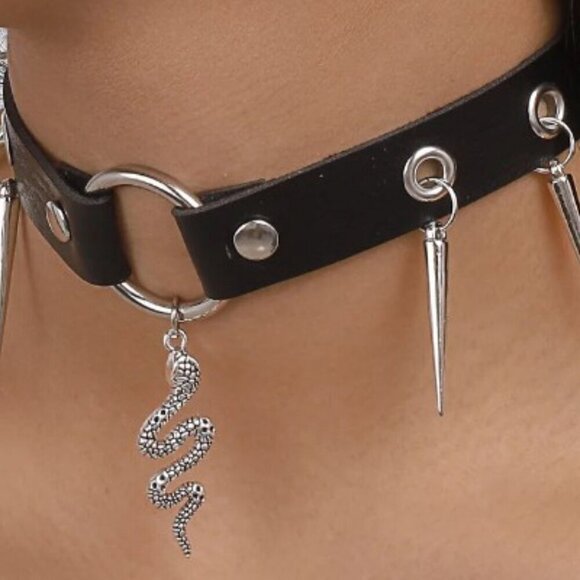Bondage Necklace with Snake Pendant & additional Punk Waistbelt - Picture 1 of 5